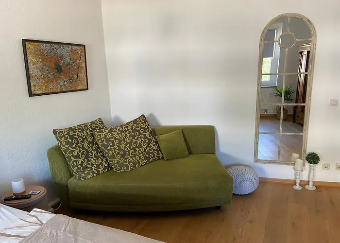 Schoene Mit Kostenlosem Parkplatz 科特布斯