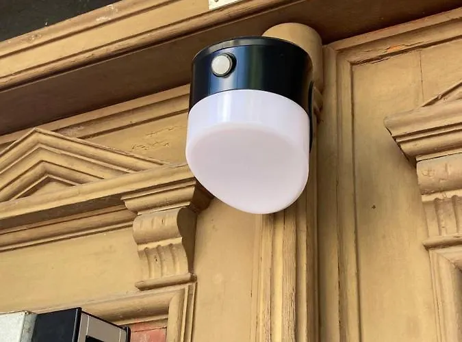 Schoene Mit Kostenlosem Parkplatz *