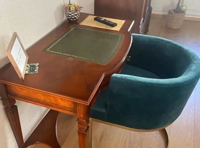 Schoene Mit Kostenlosem Parkplatz 公寓